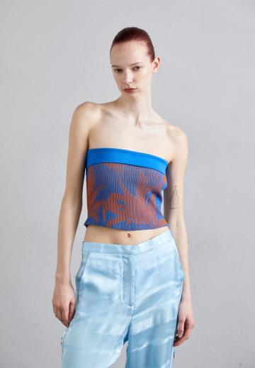 Топ без бретелек