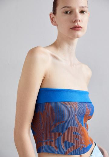 Топ без бретелек