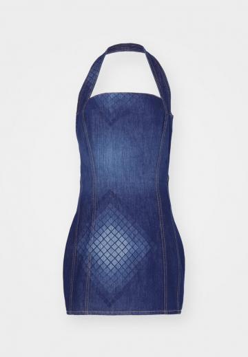 Джинсовый комбинезон