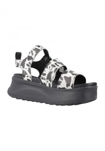 Босоножки на танкетке