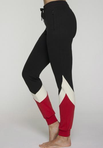 Спортивные штаны