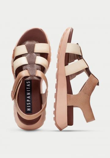 Босоножки на танкетке