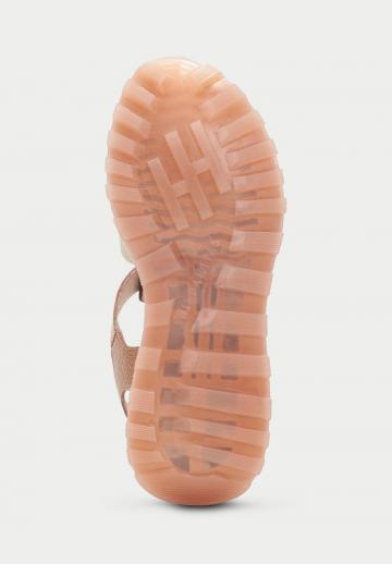 Босоножки на танкетке