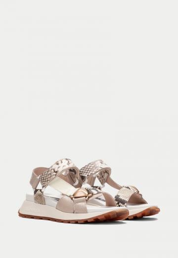 Босоножки на танкетке