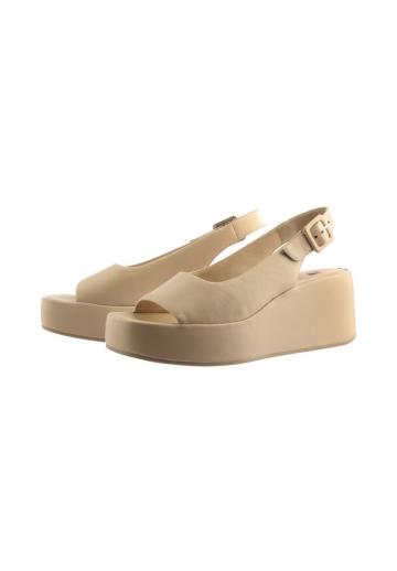 Босоножки на танкетке