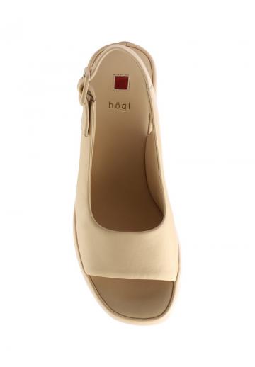 Босоножки на танкетке