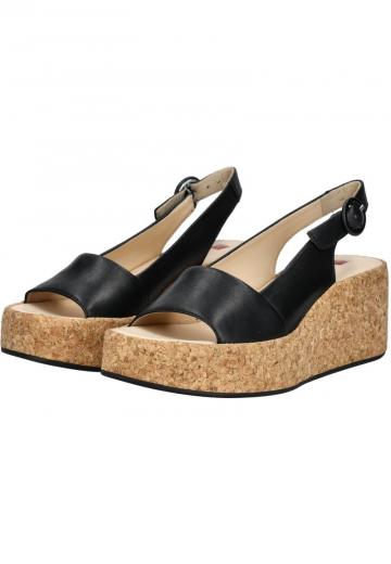 Босоножки на танкетке