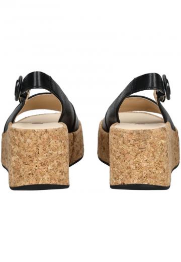 Босоножки на танкетке