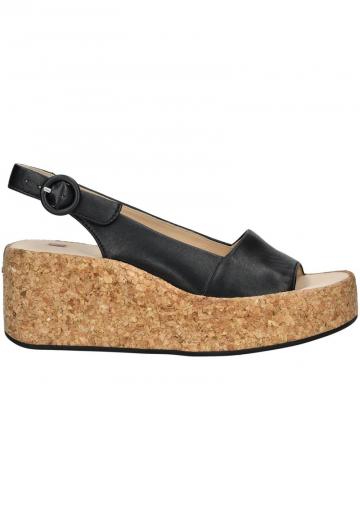 Босоножки на танкетке