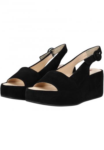 Босоножки на танкетке