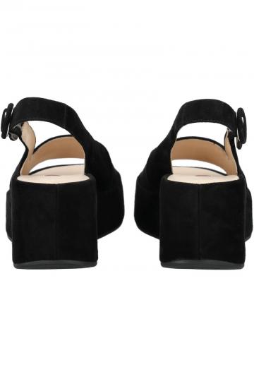 Босоножки на танкетке