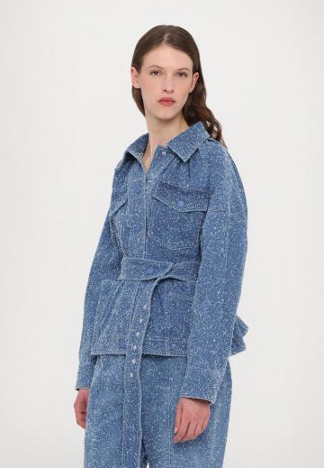 Джинсы бойфренда