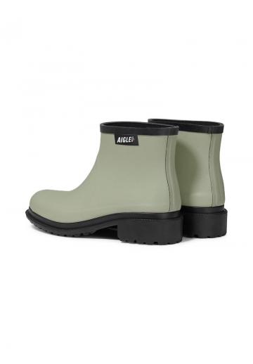 Резиновые сапоги