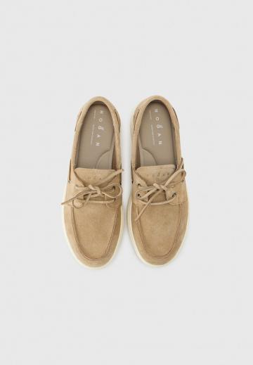 Ботинки на шнуровке