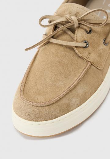 Ботинки на шнуровке