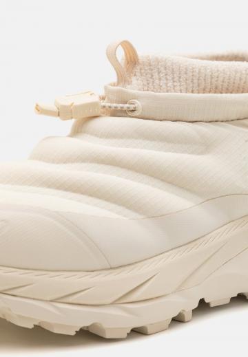 Походные ботинки