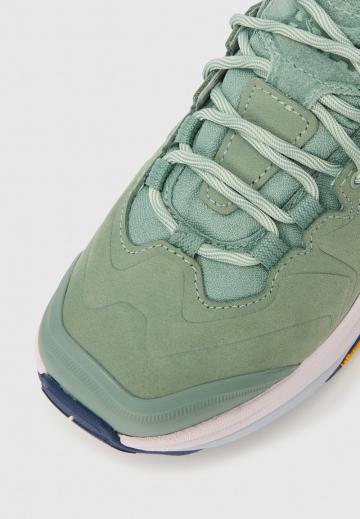 Походные ботинки