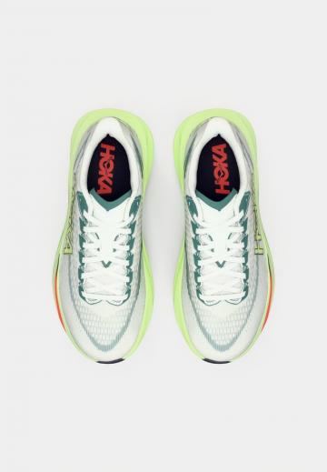 Беговые кроссовки