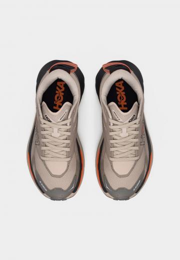 Беговые кроссовки