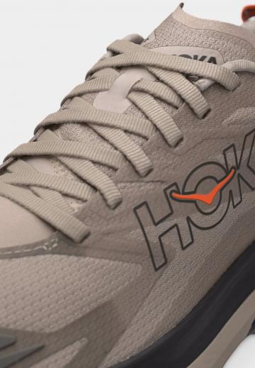 Беговые кроссовки