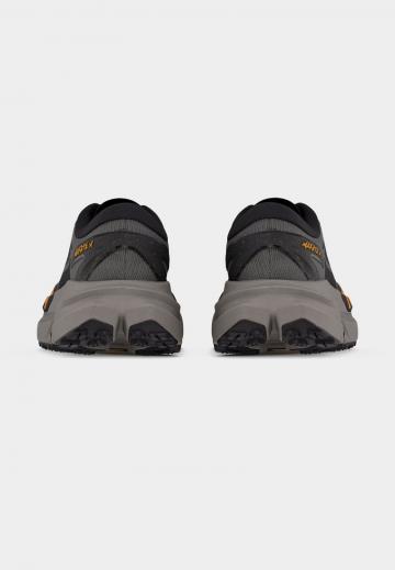 Беговые кроссовки