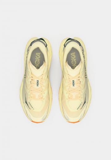 Беговые кроссовки