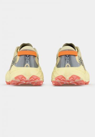 Беговые кроссовки