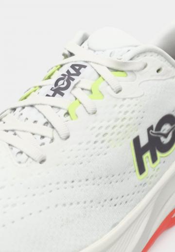 Беговые кроссовки