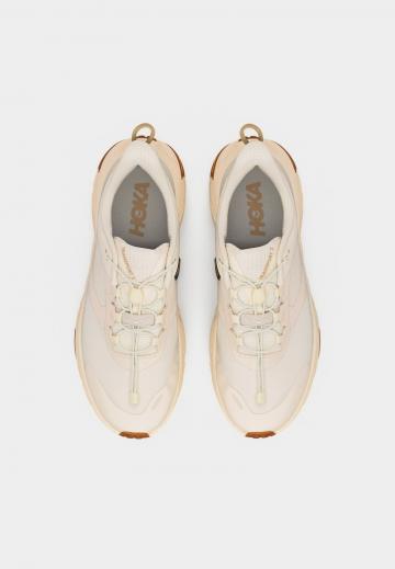 Походные ботинки