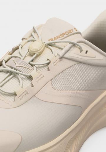 Походные ботинки