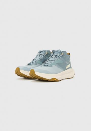 Походные ботинки