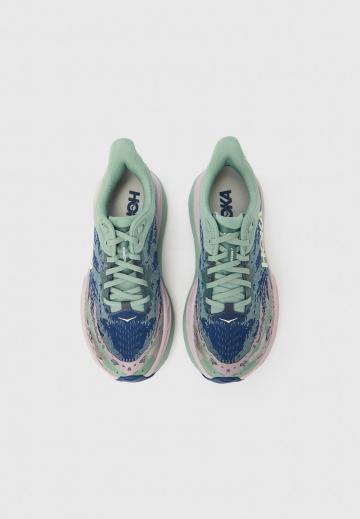 Беговые кроссовки