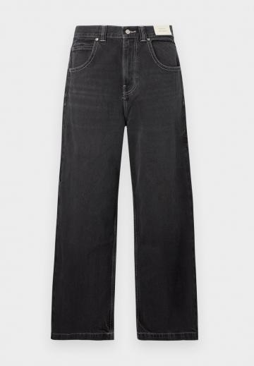 Свободные джинсы