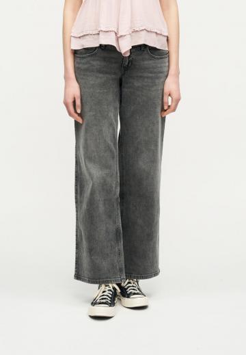 Свободные джинсы