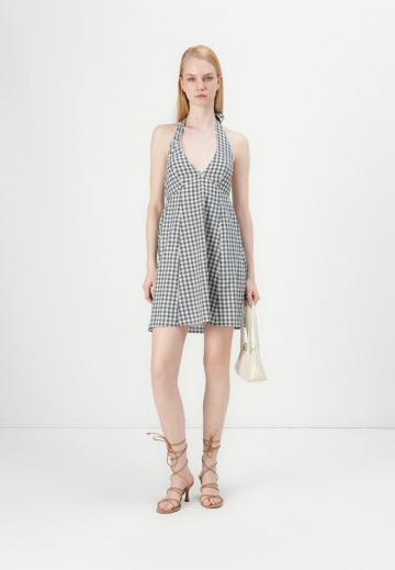 Короткое платье