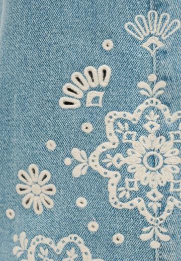 Клешеные джинсы