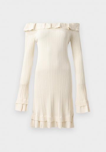 Вязаное платье