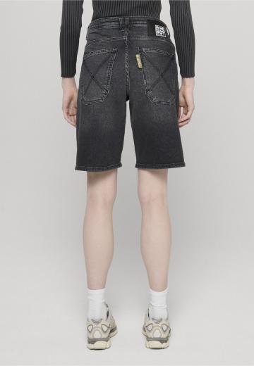 Джинсовые шорты