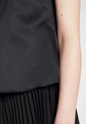 Топ на бретельках