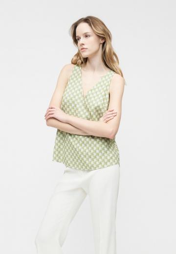 Блузка без рукавов