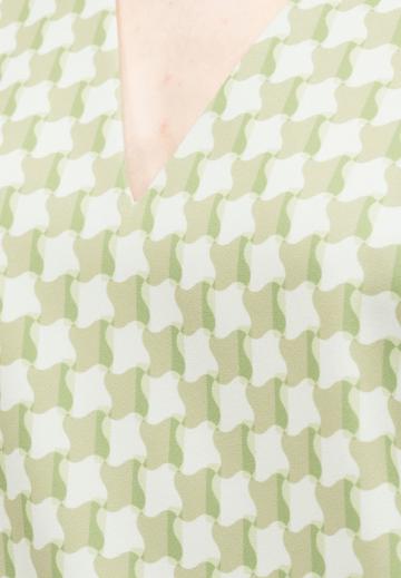 Блузка без рукавов