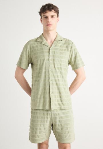 Рубашка с коротким рукавом