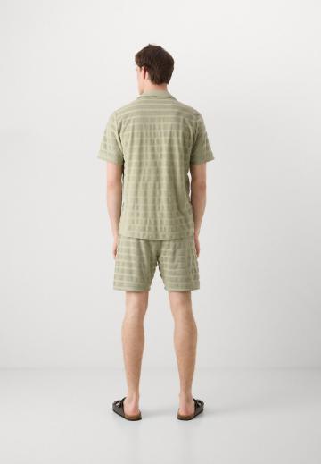 Рубашка с коротким рукавом