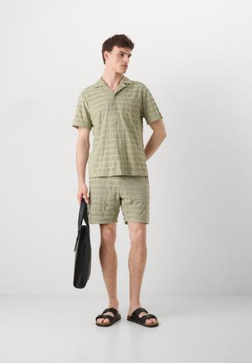 Рубашка с коротким рукавом