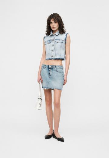 Джинсовая жилетка