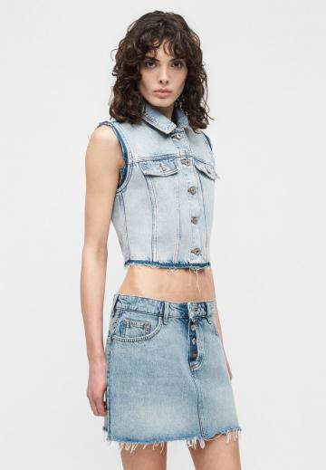 Джинсовая жилетка