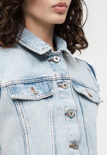 Джинсовая жилетка