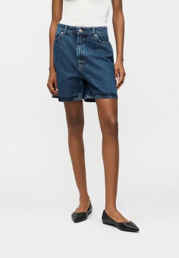 Джинсовые шорты