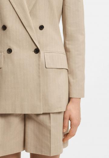 Короткое пальто