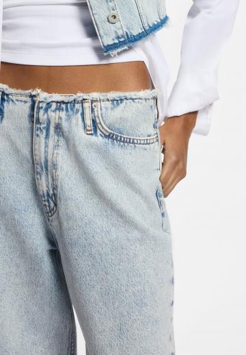 Прямые джинсы